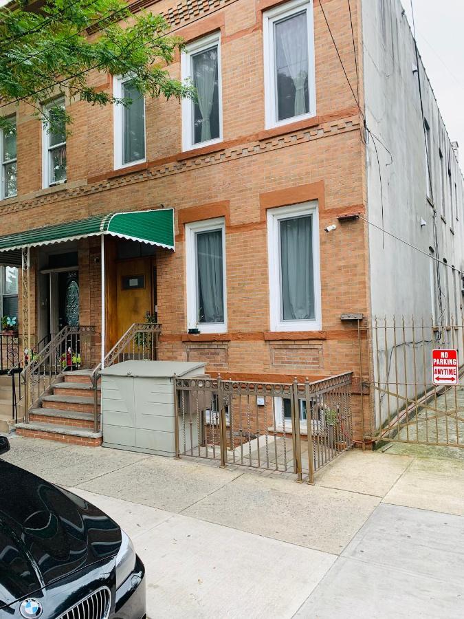 Urban Jungle Oasis In Queens! Lägenhet New York Exteriör bild